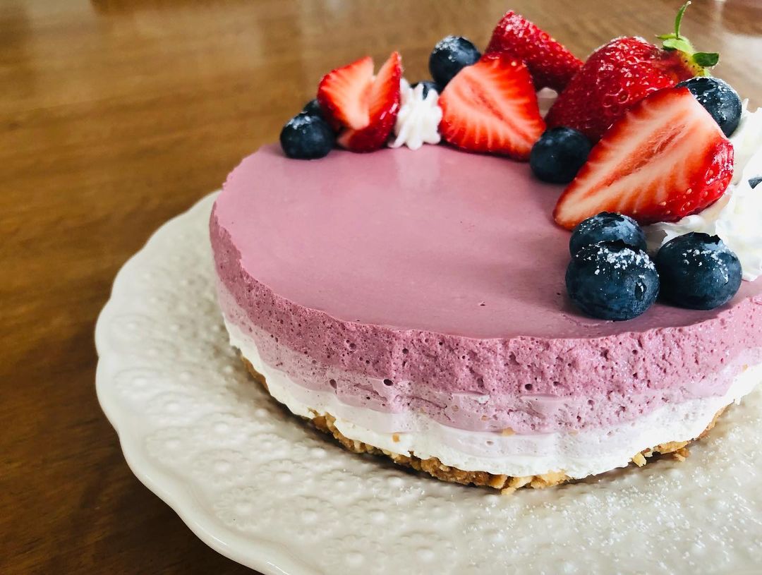 ピンク色のムースケーキ
